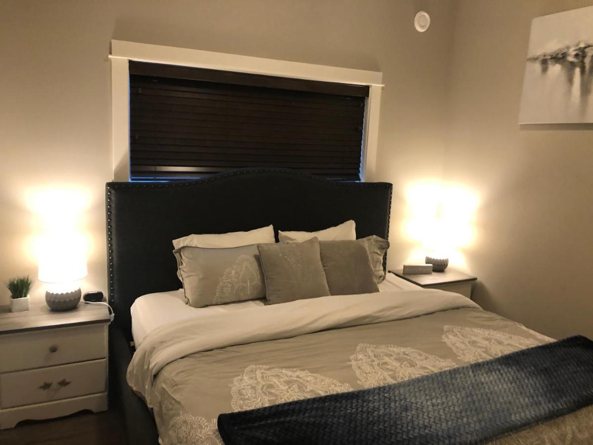 Sandy Feet Retreat Port Renfrew- Oceanfront 2Br Modern Cottage 外观 照片
