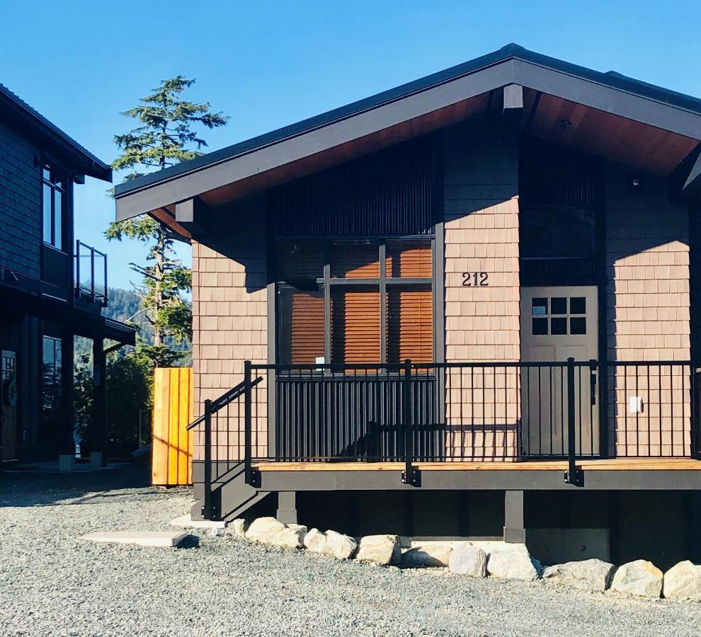 Sandy Feet Retreat Port Renfrew- Oceanfront 2Br Modern Cottage 外观 照片